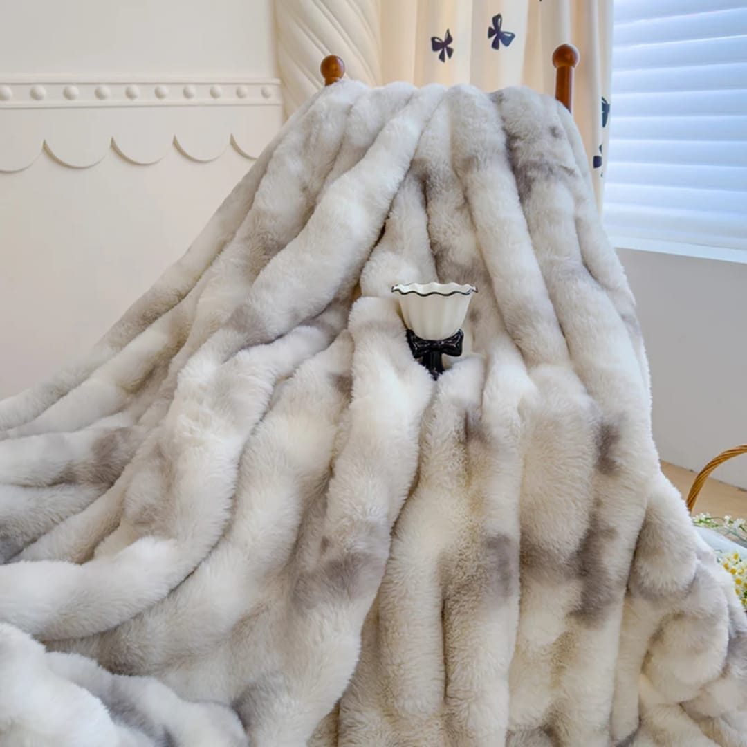 Soft Bubble Winter Throw Blanket  |Cozy Elegance for Cold Days
